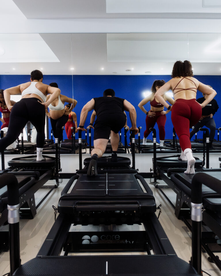 Shooting photo professionnel fitness pilates reformer